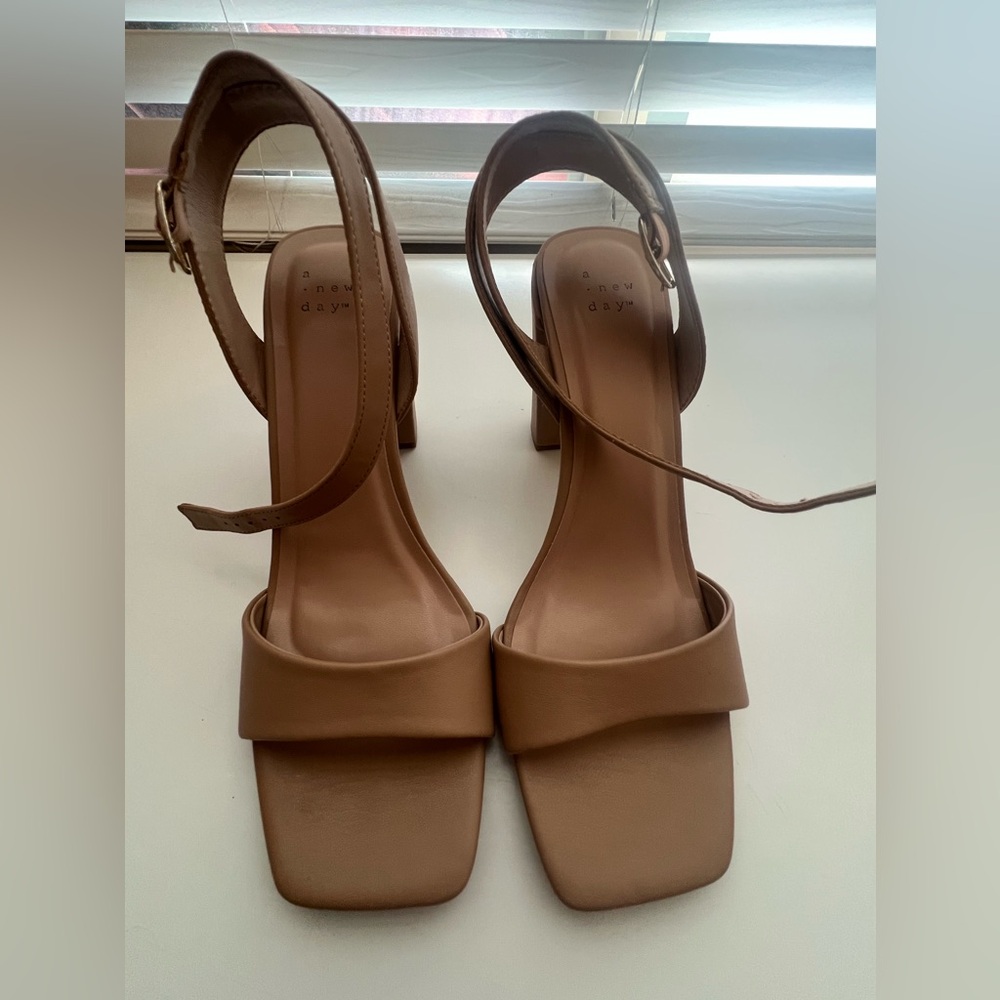 Nude heels size 11